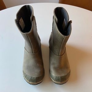 Sorel Leather Slimboot Low Boot, waterproof, women’s size 7